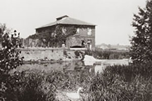 Click for previous image...