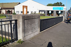 Click for previous image...